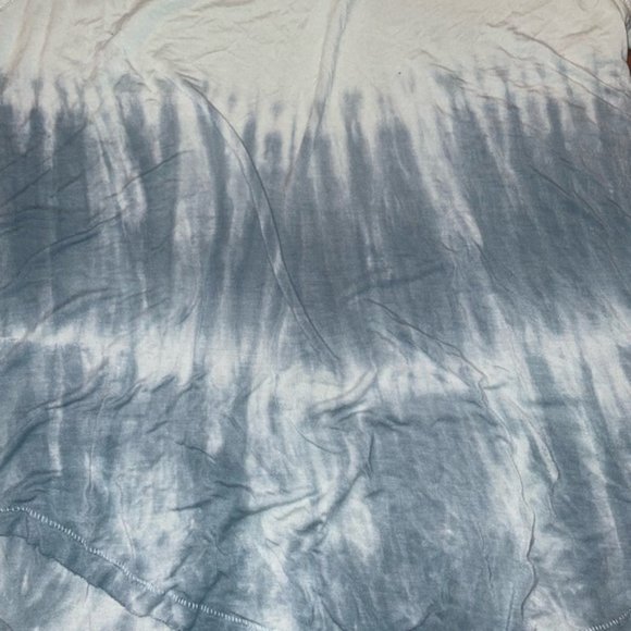 AE Soft and Sexy Oversized Flowy Blue Tie Dye Short Sleeve V Neck Low Cut Shirt - Picture 4 of 9